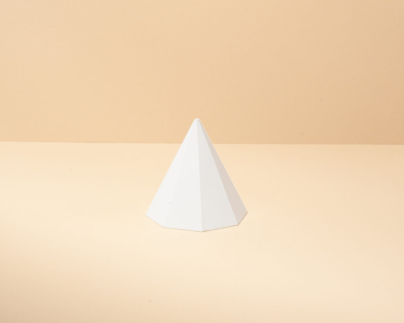 Cone-pyramid - Betonvton